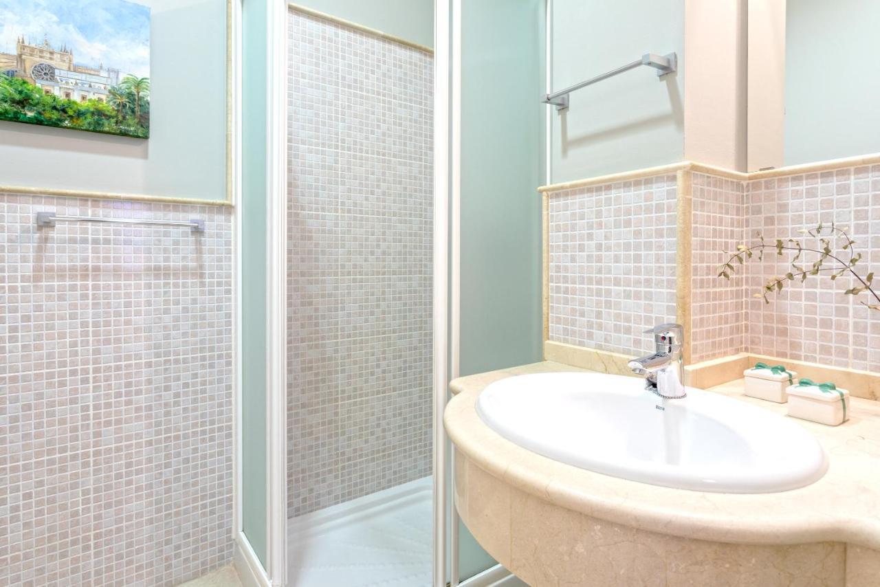 Genteel Home Vinuesa Севиля Екстериор снимка