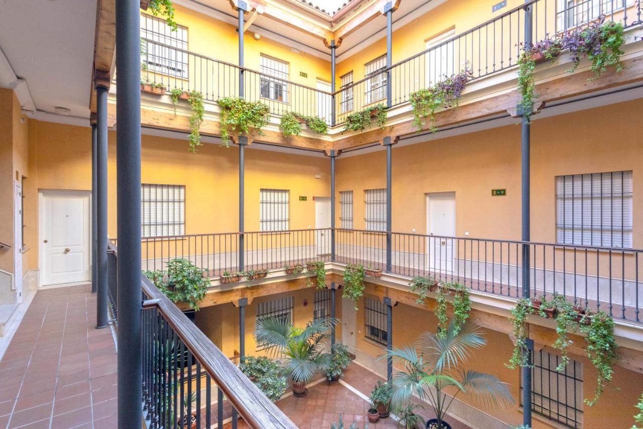Genteel Home Vinuesa Севиля Екстериор снимка