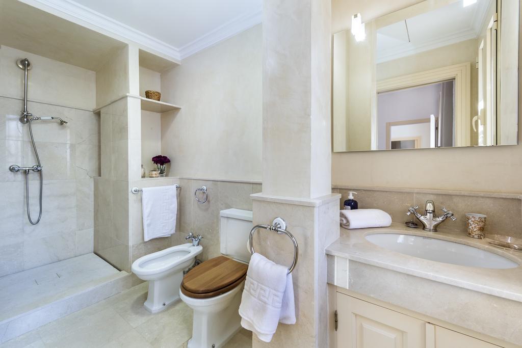 Genteel Home Vinuesa Севиля Екстериор снимка